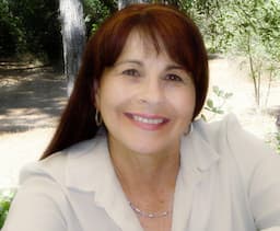 Claudia Evans